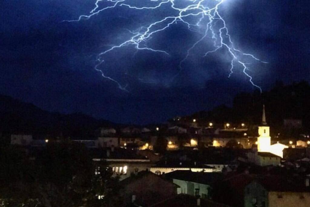 Pis Amb Encant A Campdevanol,Al Centre Del Poble. Eksteriør bilde